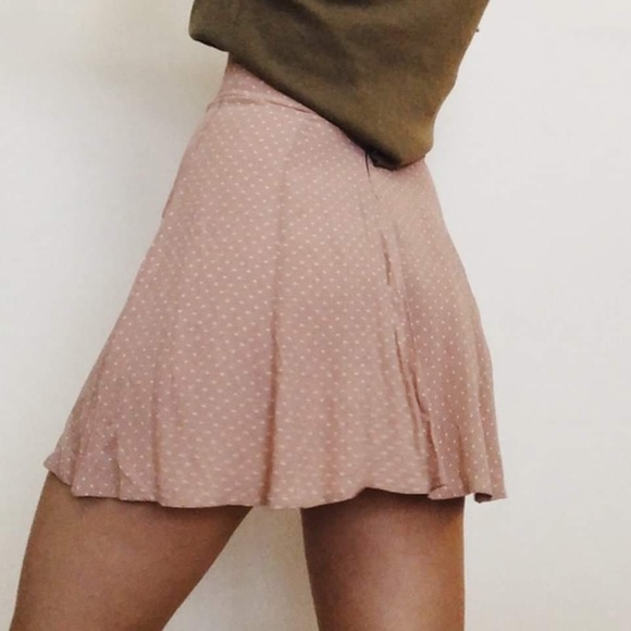 Brandy Melville Dresses & Skirts - Brandy Melville Polka Dot Blush Skirt